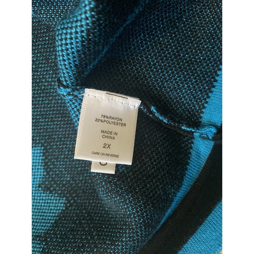 New York & Company Blue Black Floral Print Classic Staple Sweater Size 2X - Picture 9 of 10
